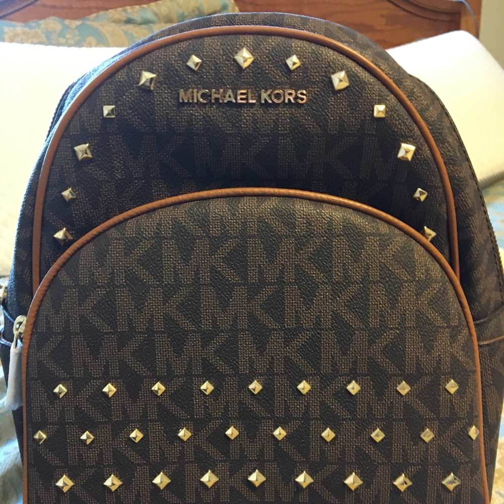 🎒 NWT Michael Kors Abby Studded Backpack🎒
